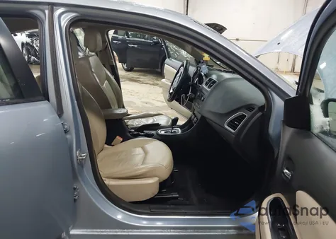 2013 Dodge Avenger Sxt z USA, uszkodzony, nr VIN 1C3CDZCB4DN521514